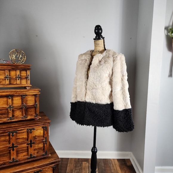 Y2K Faux Fur Jacket - Picture 2 of 12